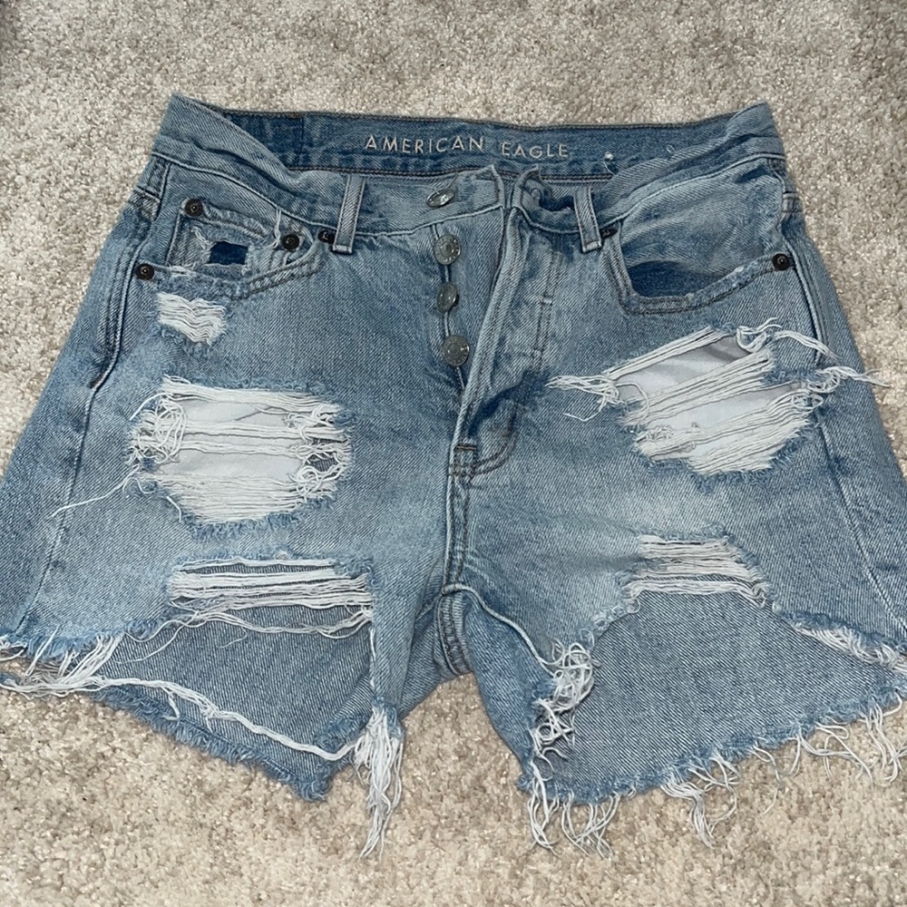 light wash american eagle denim l shorts